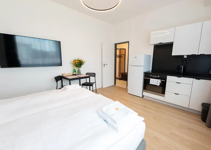 Post 120 ホテル プラハ