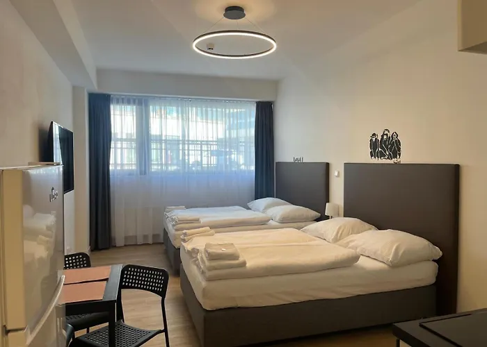 Post 120 ホテル プラハ